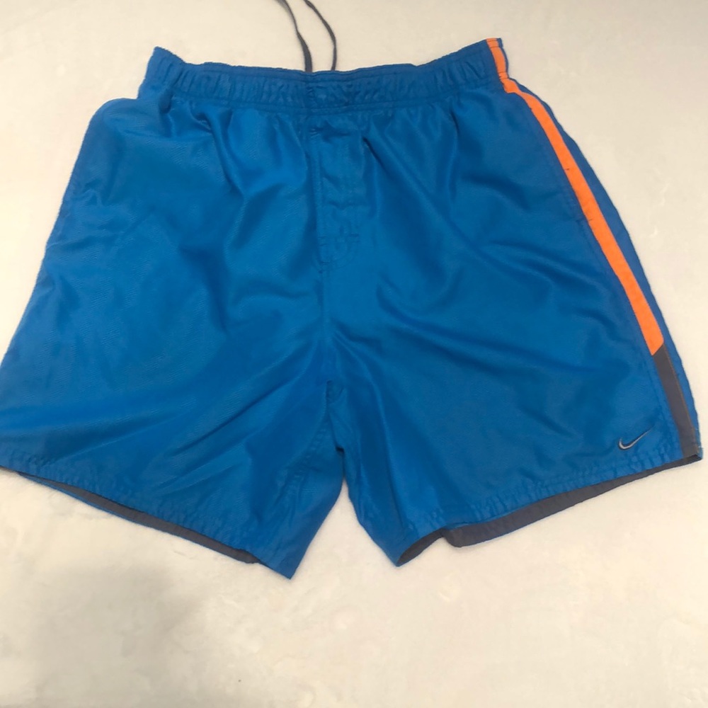 NIKE SWIM TRUNKS SIZE LARGE